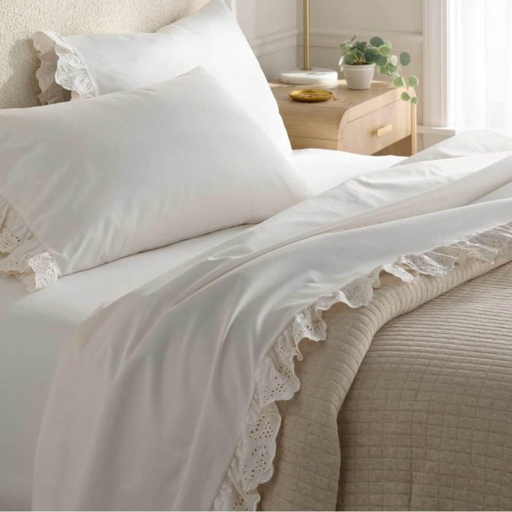 King Size 400 Thread Count Performance Bed Sheet Set Eyelet Ruffle Trim Cotton - Picture 9 of 11